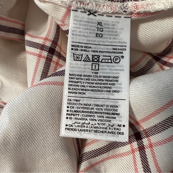 NWT. Old Navy tunic button up shirt. Size XL. - Picture 4 of 5